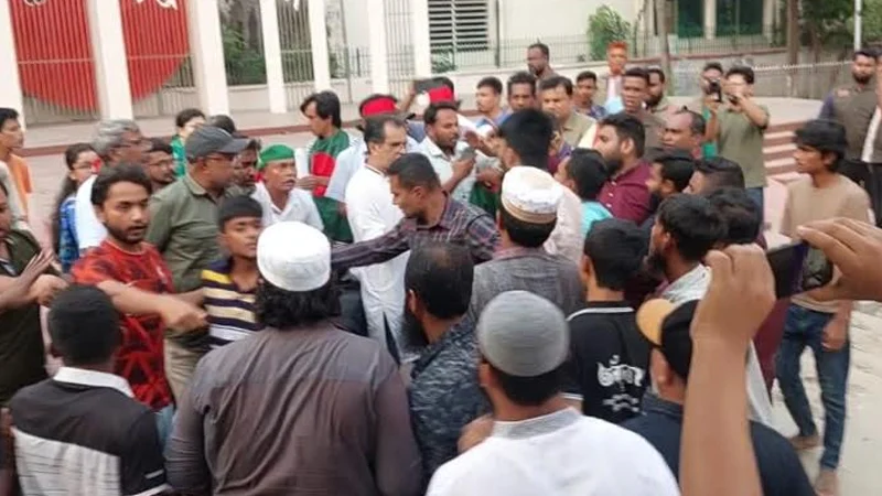 বগুড়ায় উদীচীর জাতীয় সংগীত পরিবেশনে হামলা, আহত ১০